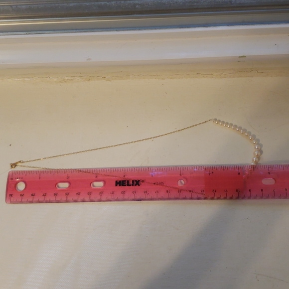 Graduated Pearls (25) necklace on 14k gold chain. From Wilson & Son, Scarsdale. - Picture 7 of 10